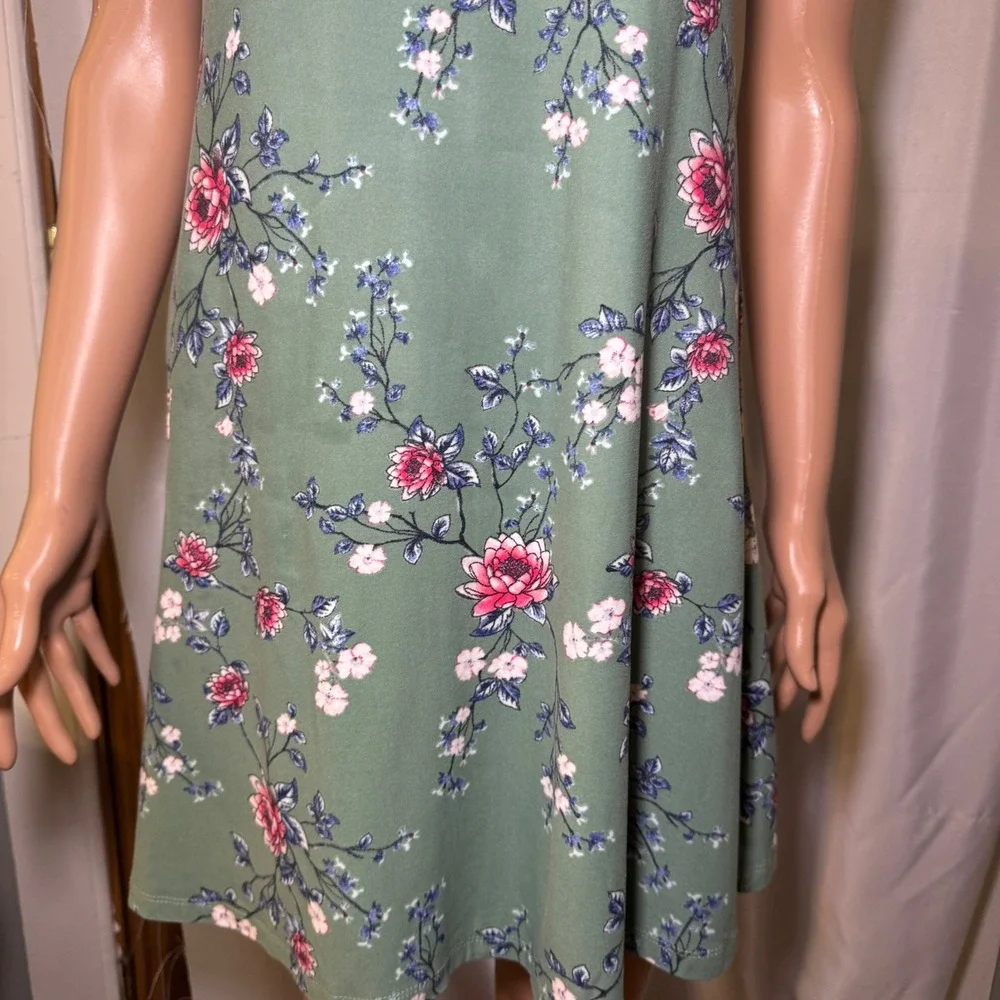 Rue 21 Spring Green‎ Floral Print T-Shirt Dress Size Small Lattice chest
